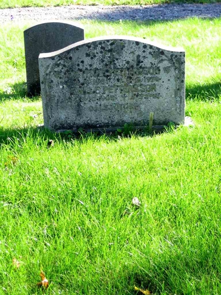 Grave number: T F    16-17