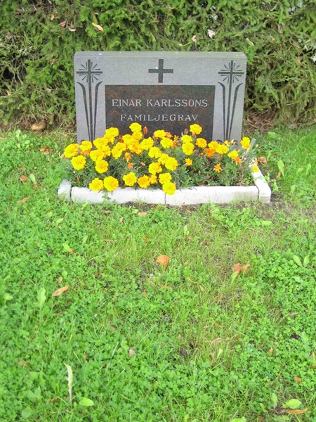 Grave number: F 15    31-33