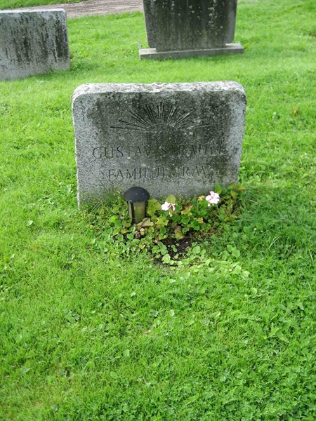 Grave number: F 10    71