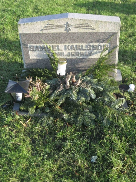 Grave number: F 18   194-195
