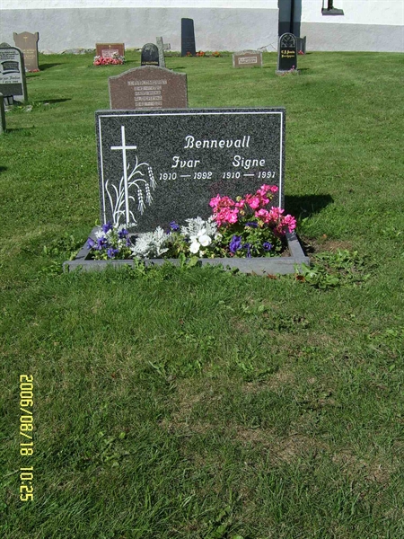 Grave number: F 04   294-295
