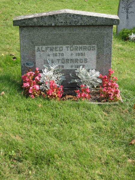Grave number: K   227-228