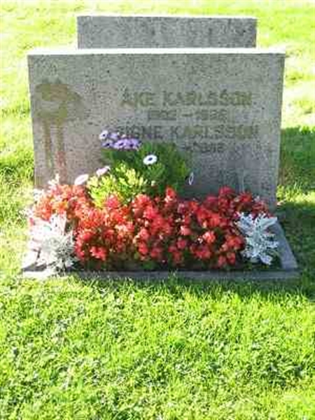 Grave number: F 19   179-180