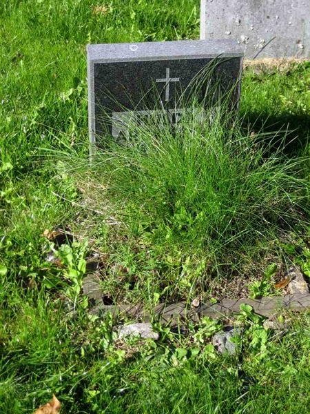 Grave number: T F    25