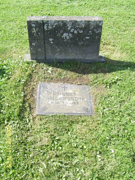 Grave number: F 04    45-46
