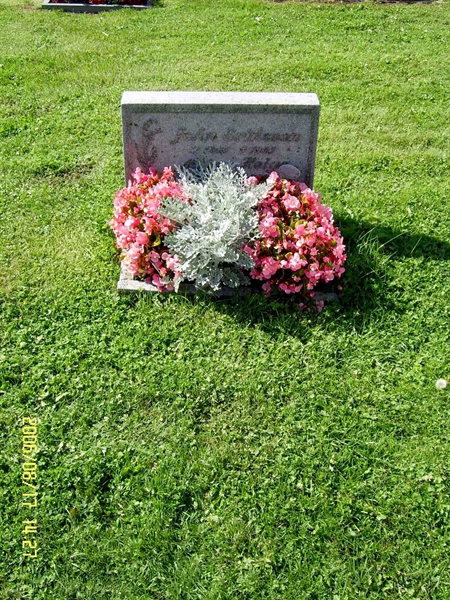 Grave number: F 04    54-55