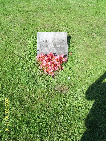 Grave number: F 04   207-208