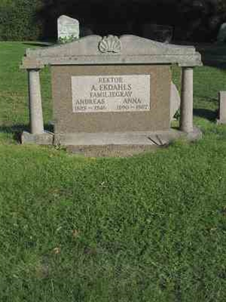Grave number: F 20    37-38
