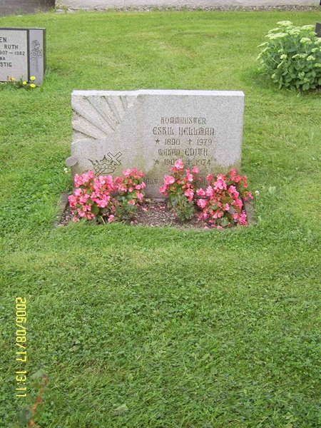 Grave number: F 03    12-13