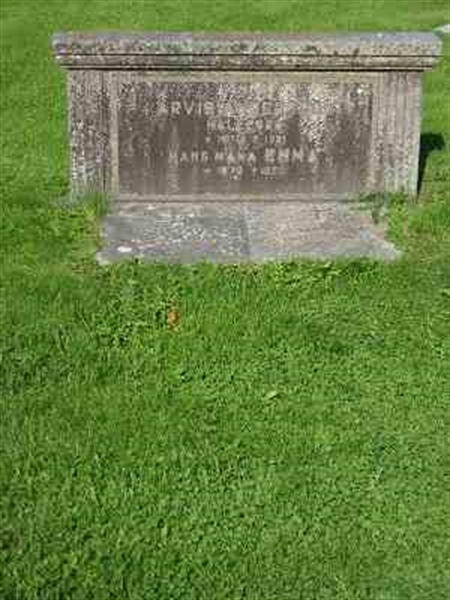 Grave number: F 17    52-53