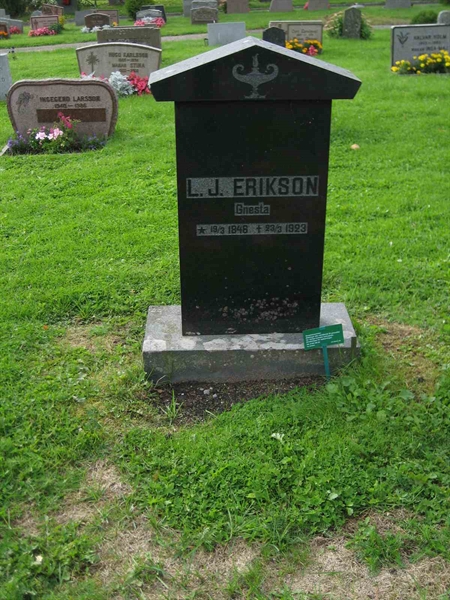 Grave number: F 10   281