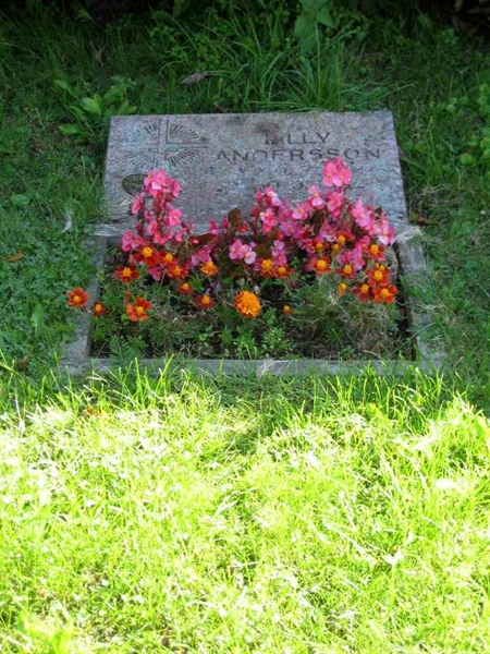 Grave number: T E    28