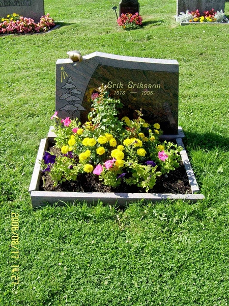 Grave number: F 04    56-57