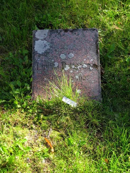 Grave number: T C    27