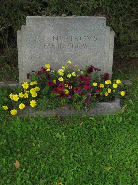 Grave number: F 15    29-30