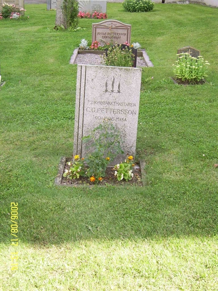Grave number: F 03    39-41