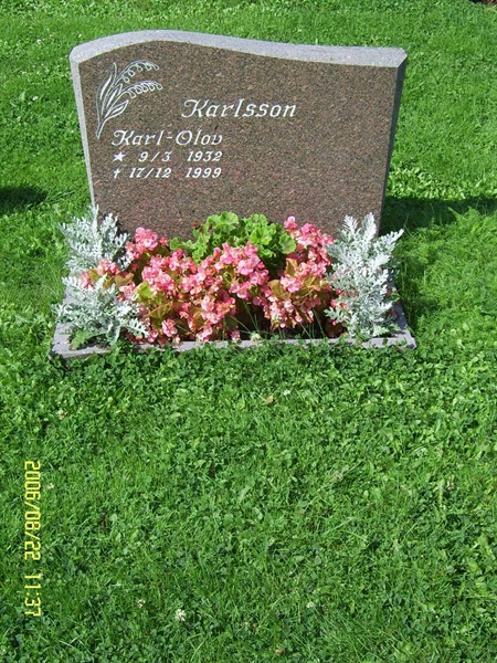 Grave number: F 07    53