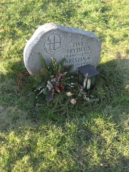 Grave number: F 07   145