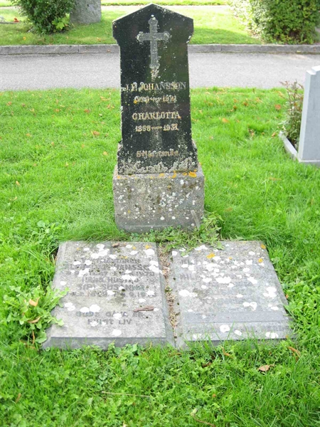 Grave number: F 14    53-54