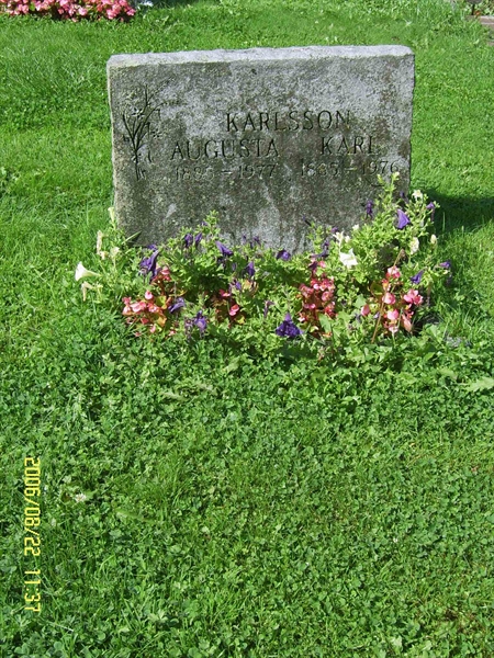 Grave number: F 07    48-49