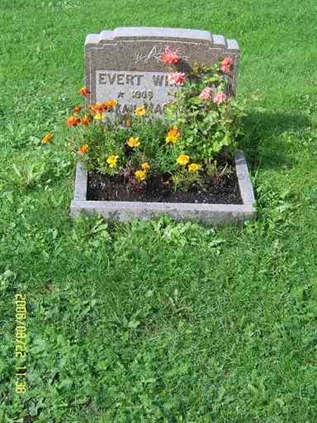 Grave number: F 07    56-57