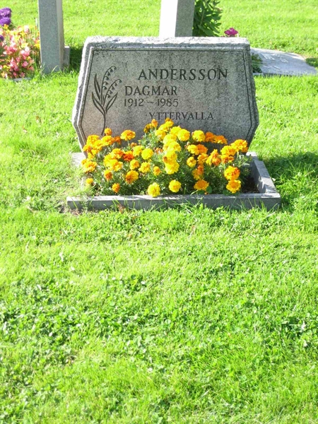 Grave number: F 17   114