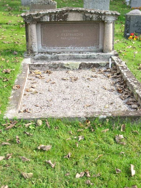Grave number: K   127-128