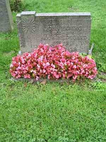 Grave number: F 08    93-94