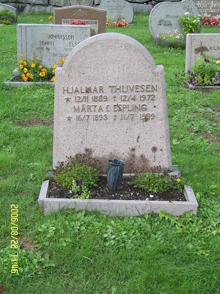 Grave number: F 07   124