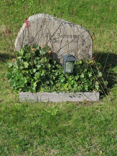 Grave number: F 21   152