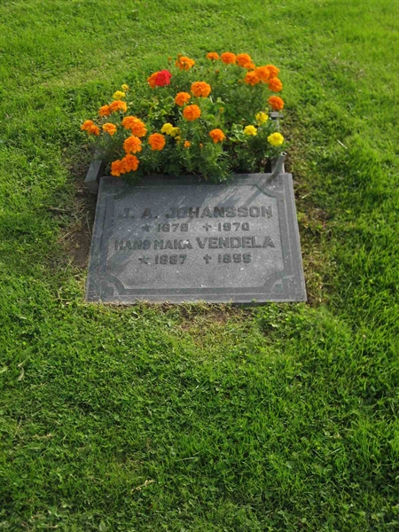 Grave number: F 18    14-15