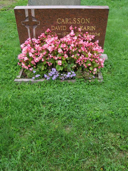 Grave number: F 08   103