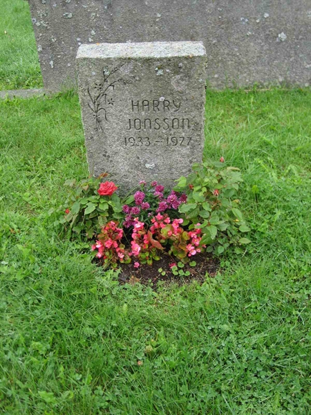 Grave number: F 08   105