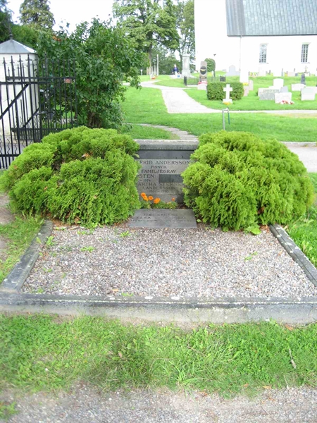 Grave number: F 15    43-44