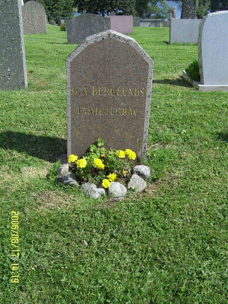 Grave number: F 04     1-2