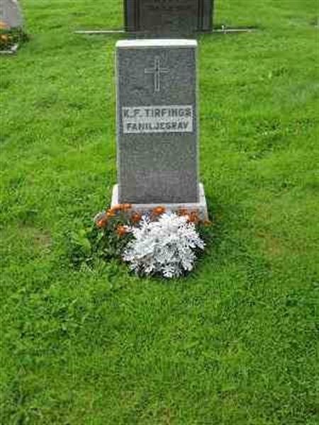 Grave number: F 10   264-265