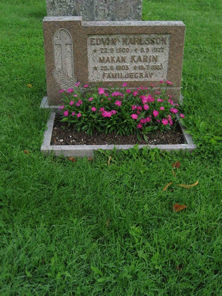Grave number: F 10    18