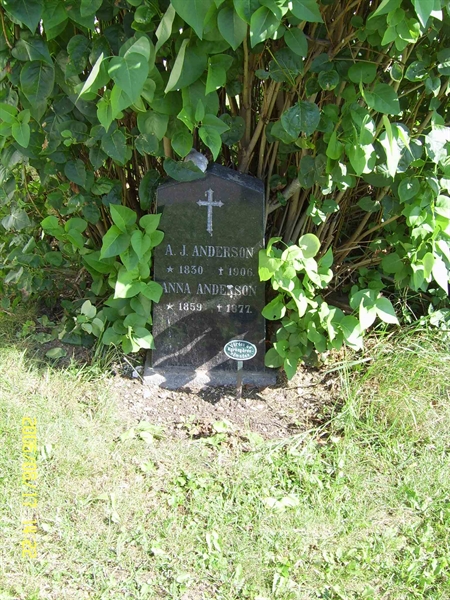 Grave number: F 04    17-18