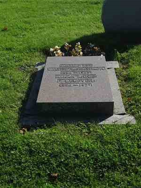 Grave number: F 19    83-84