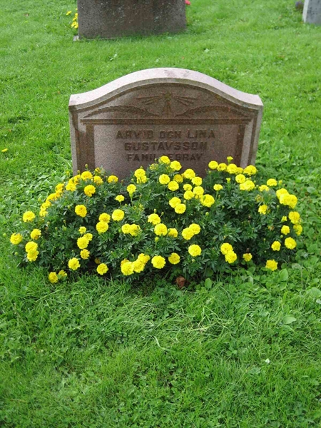 Grave number: F 10    68-69