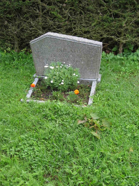 Grave number: F 08     1-2