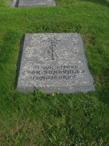 Grave number: F 18    37-38