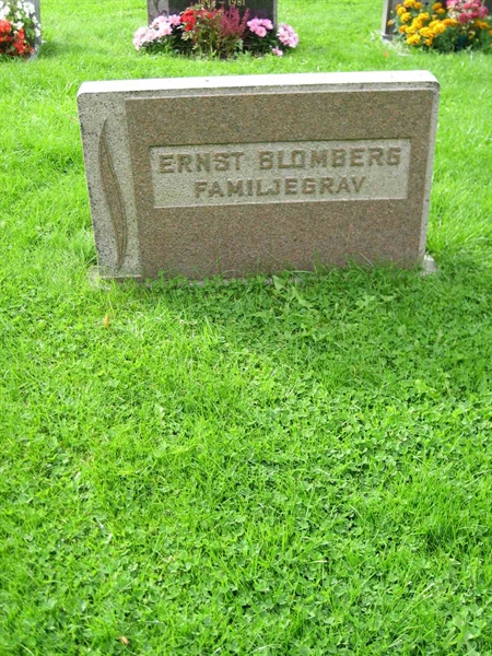 Grave number: F 10   232-233