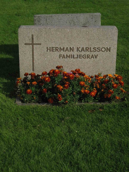 Grave number: F 18   118-119