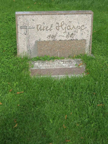 Grave number: F 16   121-122