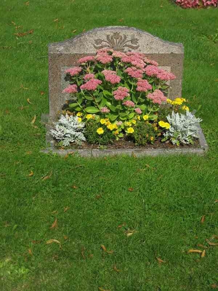 Grave number: F 16    40-41