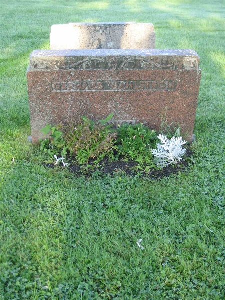 Grave number: F 18   179-180