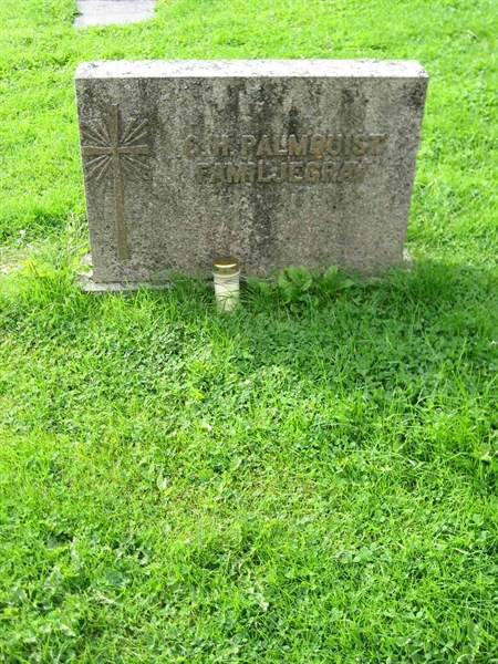 Grave number: F 10   250-251