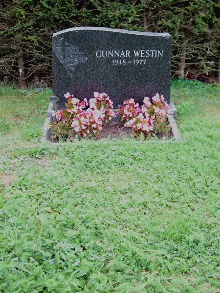 Grave number: F 08    33-34