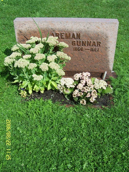 Grave number: F 06    43-44